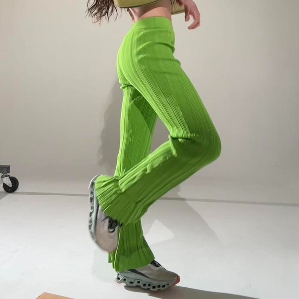 NWOT PLISSED FLARED KNIT TROUSERS